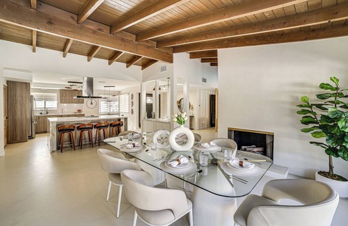 Woodland Hills House | Outdoor Oasis w/Hot Tub: Luxe Woodland Hills Gem