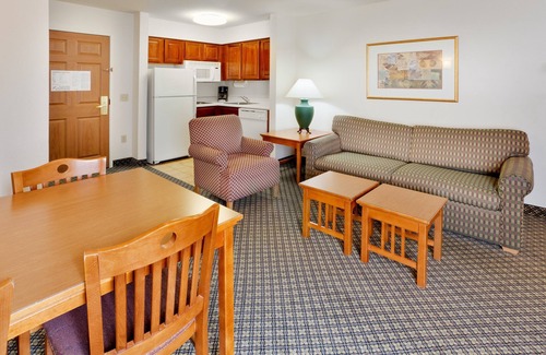 Allentown Condo | Outdoor Pool & Hot Tub. Free Breakfast. Airport Shuttle. Near ABE!