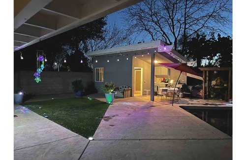 Visalia Apartment | Outdoor private pool house 1 bed queen size 1 bath outdoor kitchenette