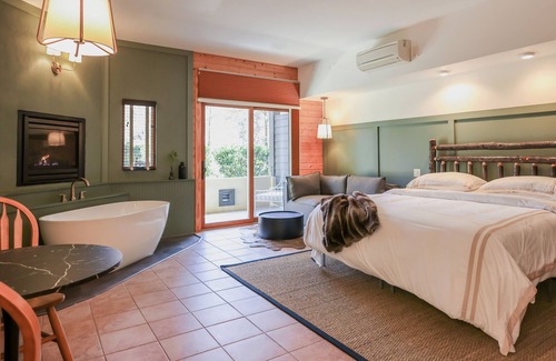 Whittier Cabin | Outland Chalet & Suites Great Smoky Mountains