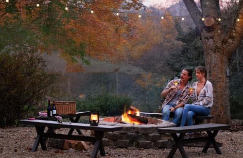 Whittier Hotel | Outland Chalet & Suites Great Smoky Mountains