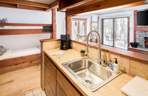 Moose Wilson Road Condo | Outpost: Hollyhock 2011