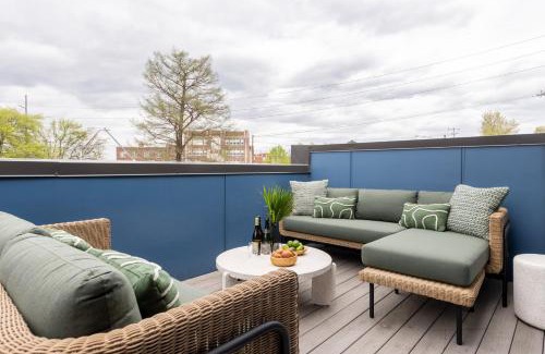 Five Points Apartment | Outrider 1016 by AvantStay Private Balcony Minutes to Broadway Downtown