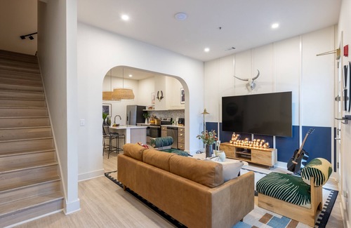 Five Points House | Outrider 102 by AvantStay | Private Balcony | Near Downtown, Close to Broadway