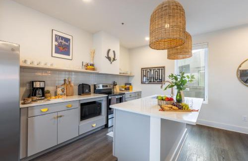 Five Points Apartment | Outrider 1020 by AvantStay 5 Minutes to Broadway Downtown Nashville