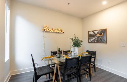 Five Points Apartment | Outrider 1020 by AvantStay 5 Minutes to Broadway Downtown Nashville