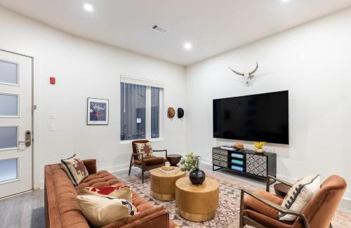 Five Points Apartment | Outrider 111 by AvantStay 5 Minutes to Broadway