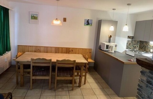 St. Luc Apartment | Outside : flat on the 1st floor of the apartment house with a large south terrace (85sqm), for 6 per