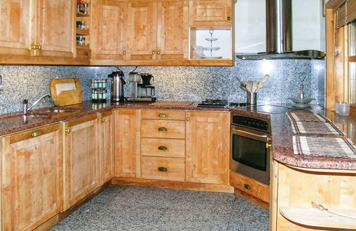 Molde House | Outside the rose city of Molde you will find this unique vacation home.
