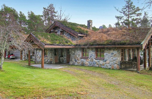 Molde House | Outside the rose city of Molde you will find this unique vacation home.