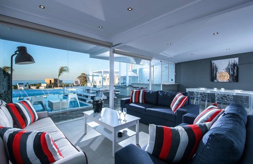 Anissaras Villa | Οutstanding luxury and private Villa, ideal for groups of families & friends.