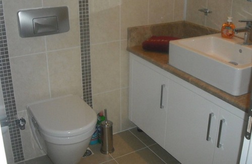 Side Apartment | Outstanding 2 Bed home I-2 in popular gated community, sleeps up to 5 persons