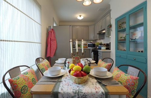 Santa Ana Apartment | Outstanding Hideaway 10 mins. drive to Disneyland