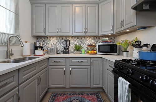 Santa Ana Apartment | Outstanding Hideaway 10 mins. drive to Disneyland