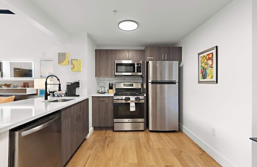 East Orange Apartment | Outstanding Loft ! Free parking ! 30 min to NYC !