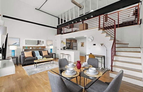 East Orange Apartment | Outstanding Loft ! Free parking ! 30 min to NYC !