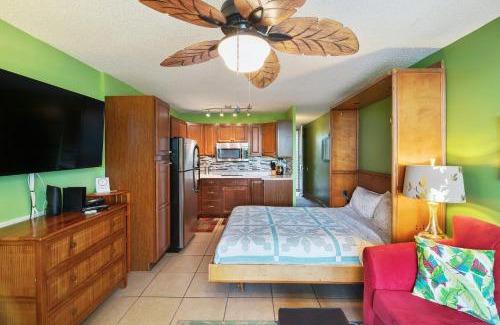 Historic Kailua Village Apartment | OUTSTANDING OCEANFRONT STUDIO - KONA ISLANDER INN CONDOS condo