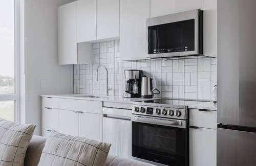 Revere Apartment | Outstanding Revere Studio w/EV Charging, Pool, Gym & W/D, by Blueground