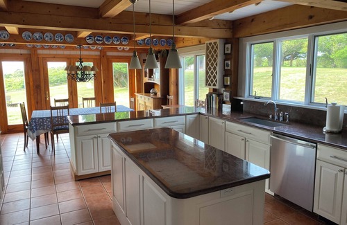 Quidnet House | OUTSTANDING VIEWS! - WEEKLY OR SEASONAL RENTAL- SPEND YOUR SUMMER HERE