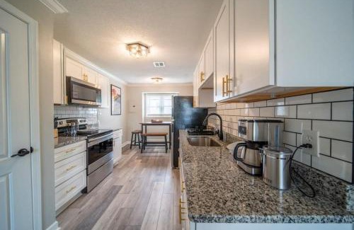 East Ocean View Apartment | OV Mosaic - Pond Suite