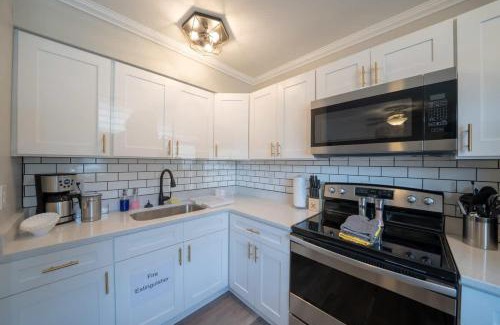 East Ocean View Apartment | OV Mosaic - Rain Suite