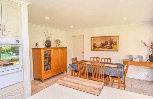 Ovens House | Ovens Valley Retreat - Spacious, cosy home near Myrtleford