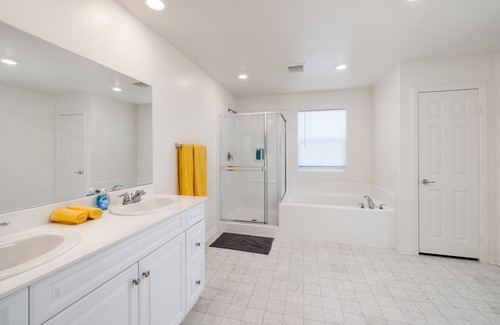 Upland House | Over 2000 SQFT House, Gym, Pool