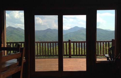 Whittier Cabin | "Over the Edge" Cabin with Amazing Views! Reduced rates for August & September!