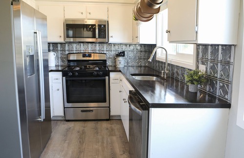 Thousand Oaks House | Over the Oaks - Great View - Whole Home - Stylish