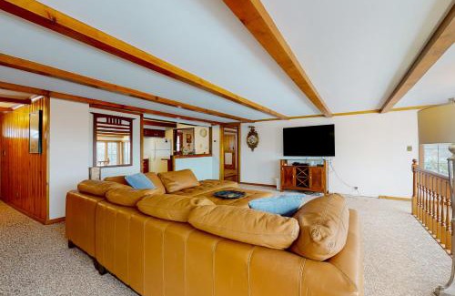 Hammondsport House | Over the River and Through the Woods
