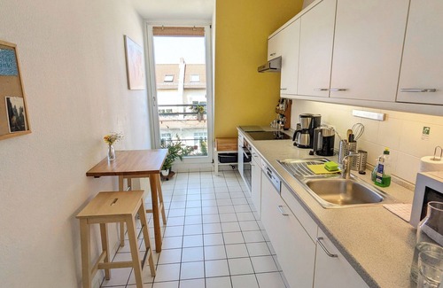 Prenzlauer Berg Apartment | Over the roofs of Berlin with lift and a great view at the TV tower