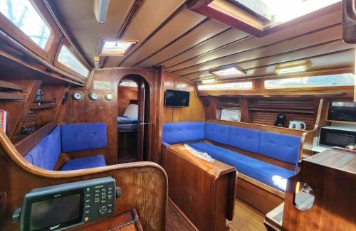 Sant Adria de Besos Boat Rental | Over the Sea