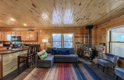 Buena Vista Cabin | Overlook Cabin with Enchanting Views