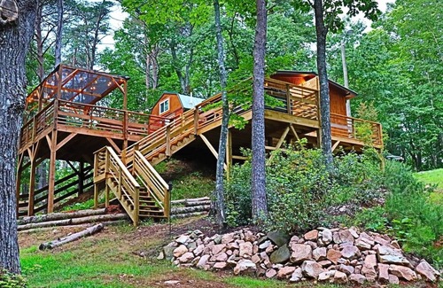 Clarkesville Cabin | Overlook National Forest, Cozy cabin with hot tub and firepit.