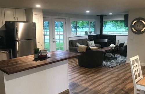 Hayden Lake House | Overlooks Hayden Lake Country Club, 12 miles to Silverwood Theme Park