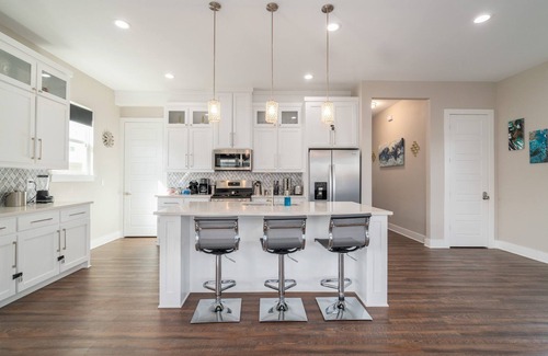 West Dallas House | Overnight Gallery - Art House - Near Downtown Dallas