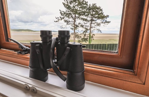 Grange-over-Sands Cottage | OVERSANDS COTTAGE, romantic, with a garden in Grange-Over-Sands