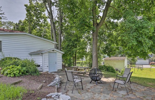 Town of Owasco House | Owasco Lake Getaway with Private Yard + Views!