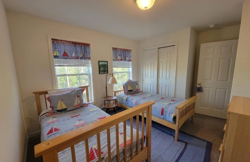 Ocean Point House | OWL HOUSE | SCREEN PORCH | 4 Bed, 2.5 Bath