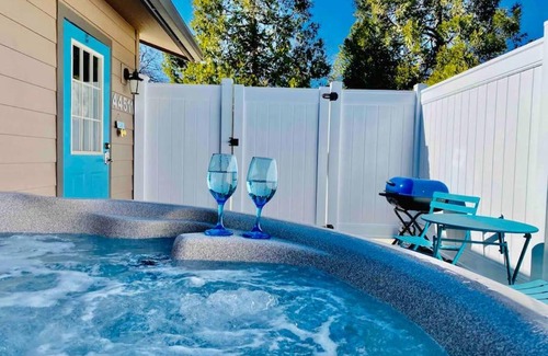 Ahwahnee House | Owl Nest Hot Tub Sleeps 3 Yosemite