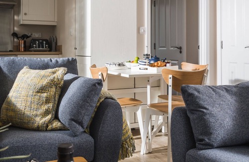 Camber Cottage | Owlers Cottage - a cottage that sleeps 4 guests in 2 bedrooms