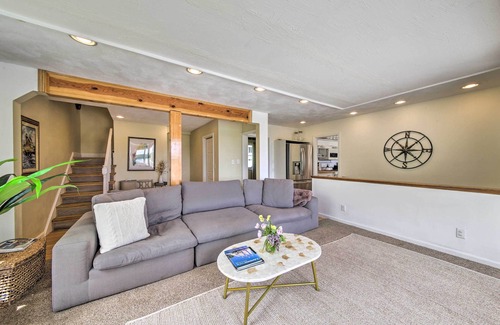 Owls Head House | Owls Head Getaway: Private Decks w/Ocean View!