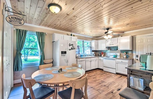Helen House | Owls Hideaway in Cleveland with 2 Fire Pits!