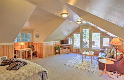Ashford Apartment | Owls Nest Studio with Hot Tub Hike Nearby!
