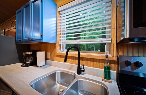 Mentone Cabin | Owl’s Perch-lakefront, paddle boards, pool table