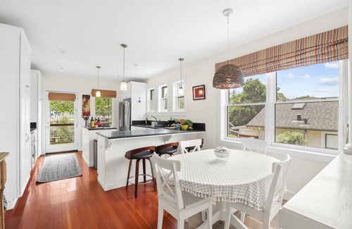 Napa House | Oxbow Historical house with large enclosed yard
