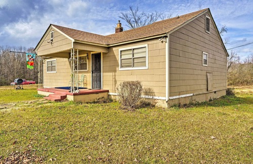 Oxford Cottage | Oxford Home on Private Land < 7 Mi to Dtwn!