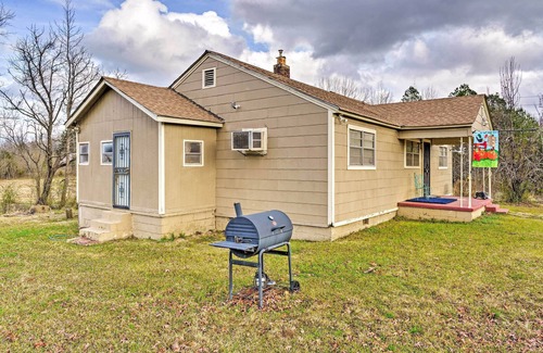 Oxford Cottage | Oxford Home on Private Land < 7 Mi to Dtwn!