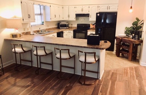 Oxford Apartment | OXFORD PRIME LOCATION/ON THE SQUARE! WALKING DISTANCE TO CAMPUS