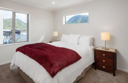 Picton Apartment | Oxleys Penthouse 506